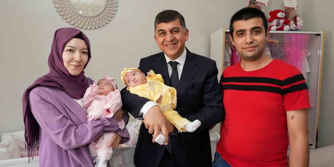 Fadıloğlu, Bebek Sevinci Yaşayan 2 Aileyi Ziyaret Etti