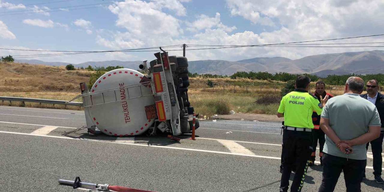 Malatya-elazığ Karayolunda Facianın Eşiğinden Dönüldü