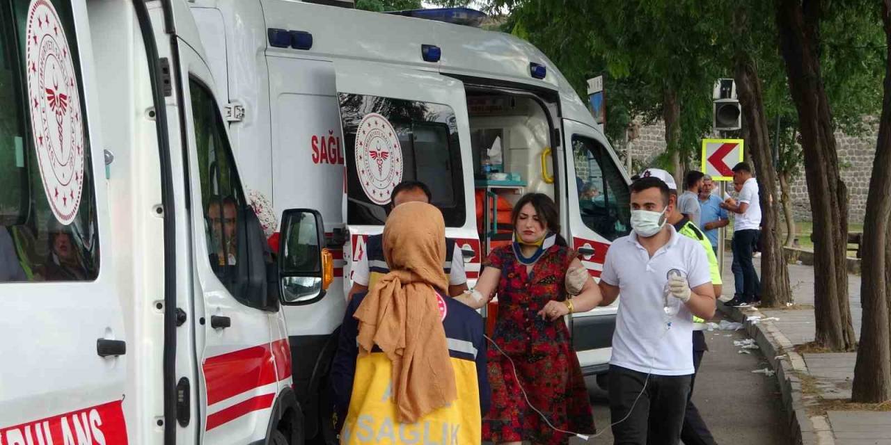 Diyarbakır’da İki Minibüs Çarpıştı: 8 Yaralı