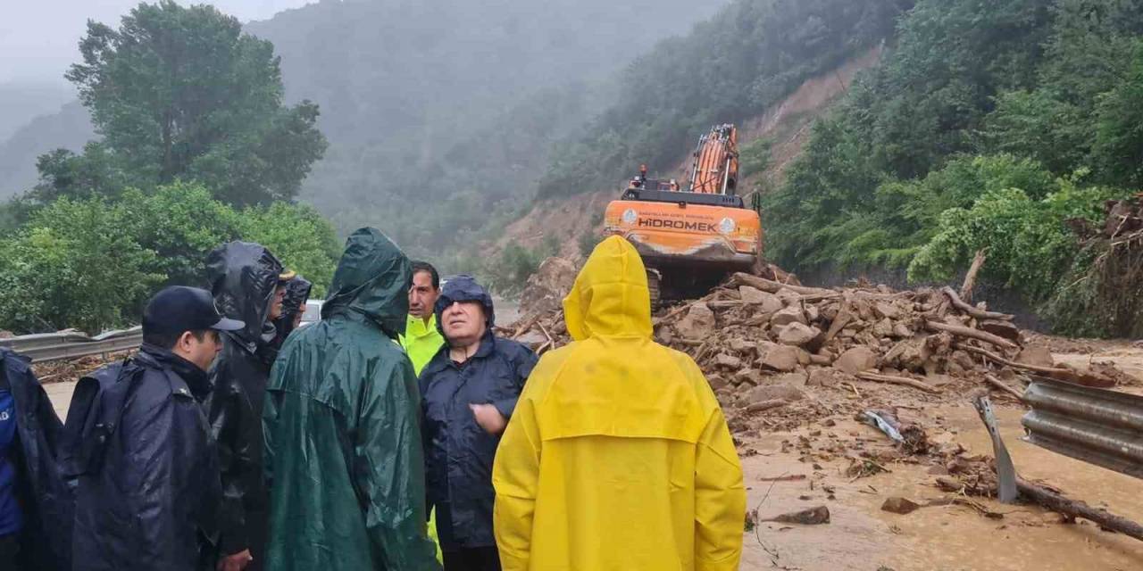 Zonguldak-ereğli Karayolu Heyelanlar Nedeniyle Trafiğe Kapatıldı