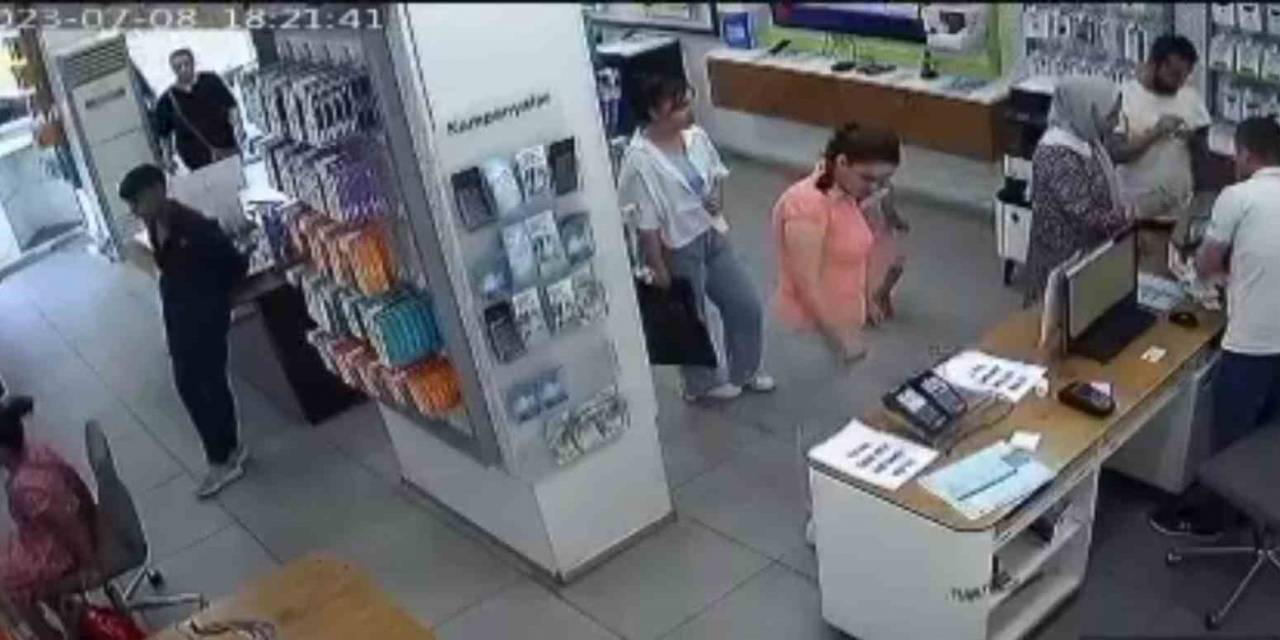 Müşteri Gibi Gelip Cep Telefonu Çaldı, O Anlar Güvenlik Kamerasına Yansıdı