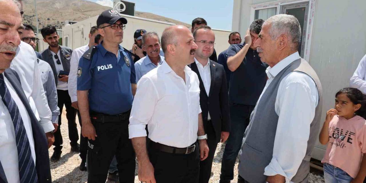 Vali Varol, Depremzedelerle Bir Araya Geldi