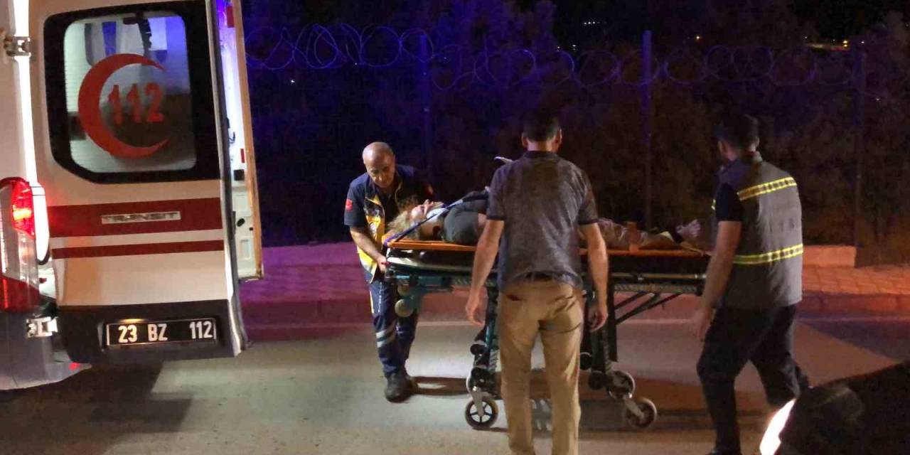 Elazığ’da İki Otomobil Çarpıştı: 1’i Ağır 2 Yaralı