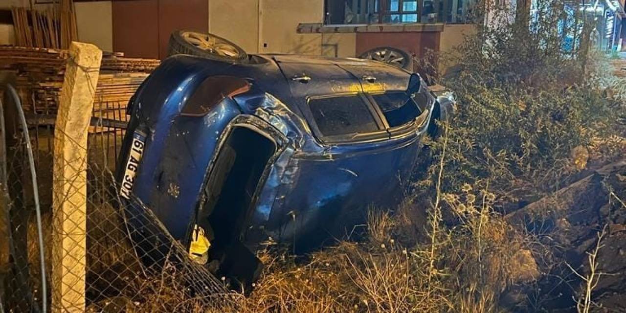 Elazığ’da Otomobil Bahçeye Yuvarlandı: 1 Yaralı