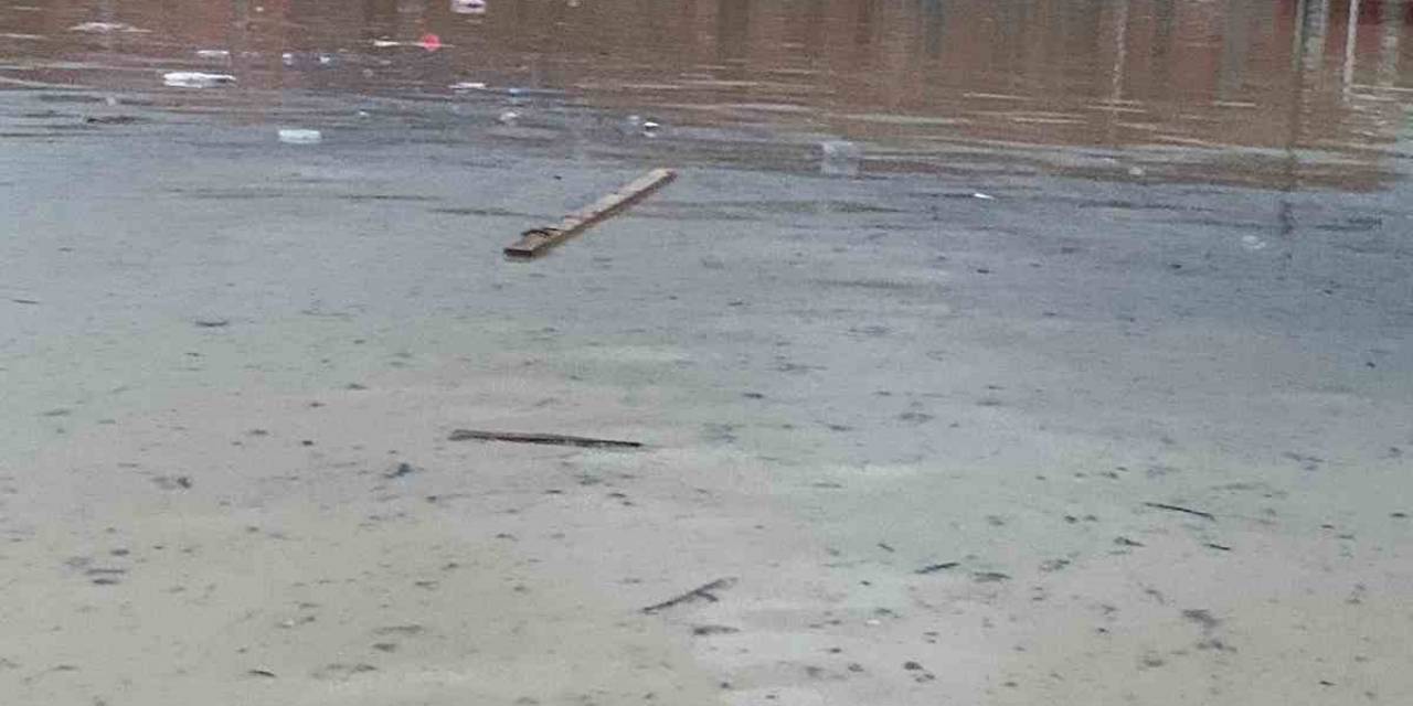 Terminal Ve Galericiler Sitesi Sular Altında Kaldı