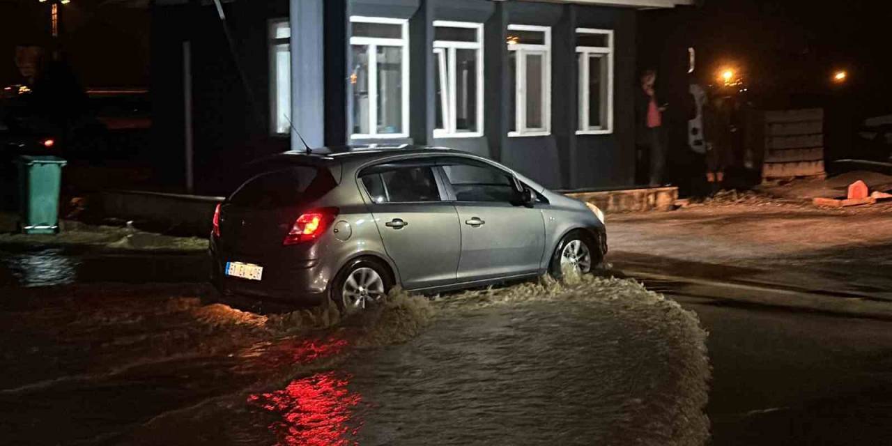 Melen Çayı Taştı, 1000’e Yakın Araç Tahliye Edildi