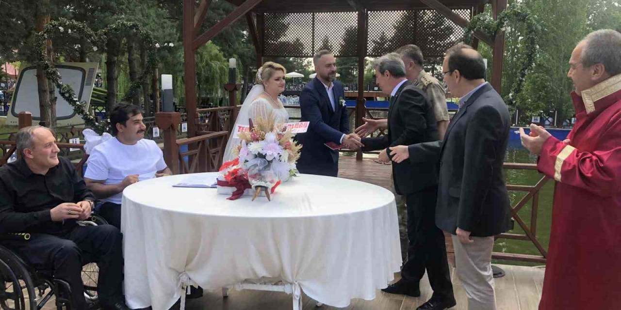 Gazinin Mutlu Gününe Şahitlik Ettiler