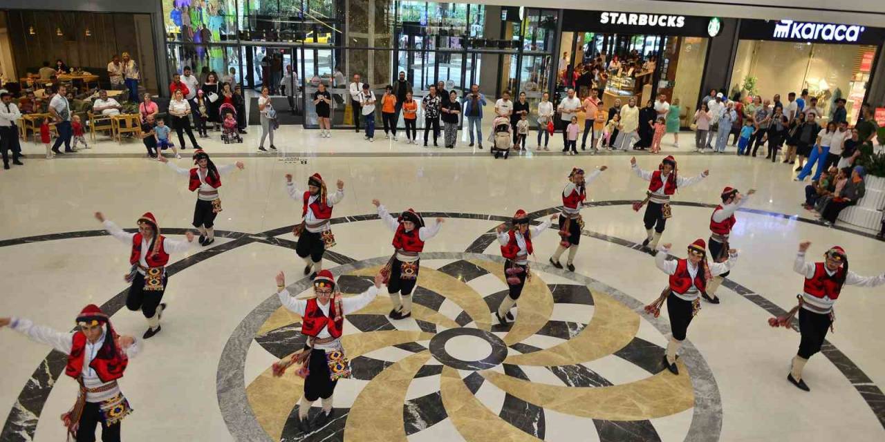 Dünya Kültürleri Bursa Sokaklarında