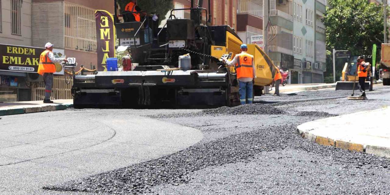 Haliliye’de Sıcak Asfaltla Yolllar Daha Konforlu