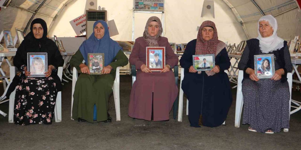 Ailelerin Evlat Nöbeti Bin 407 Gündür Kararlılıkla Devam Ediyor
