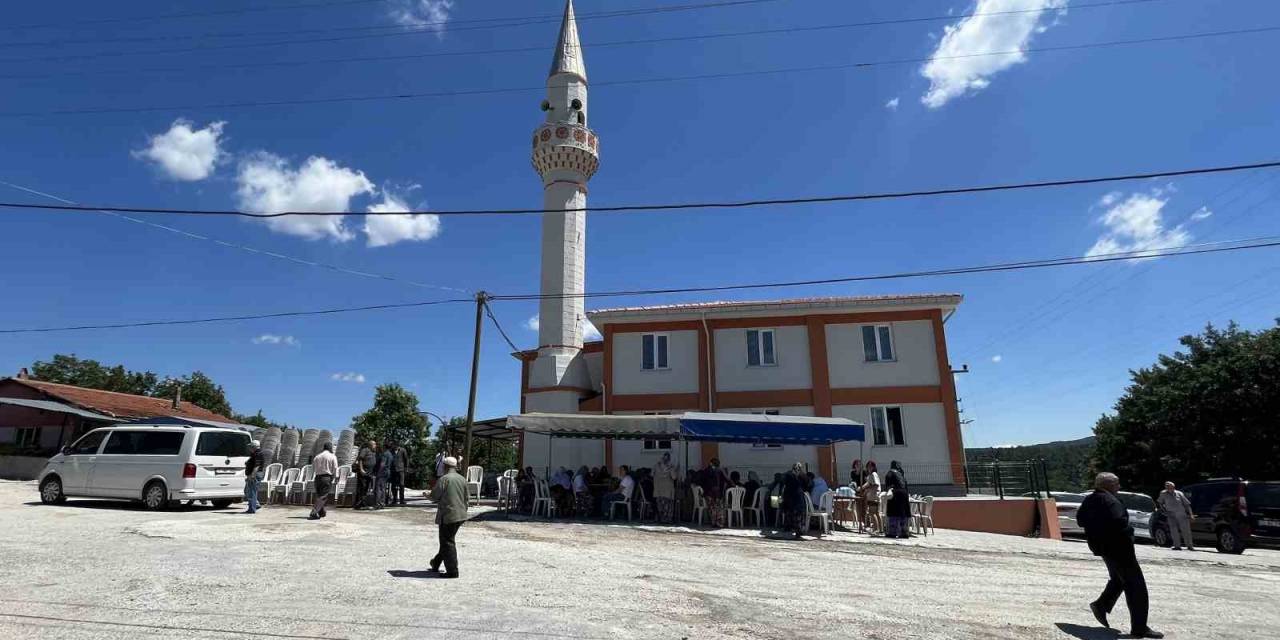 Çan’da Bardakçılar Köyü Camii İbadete Açıldı