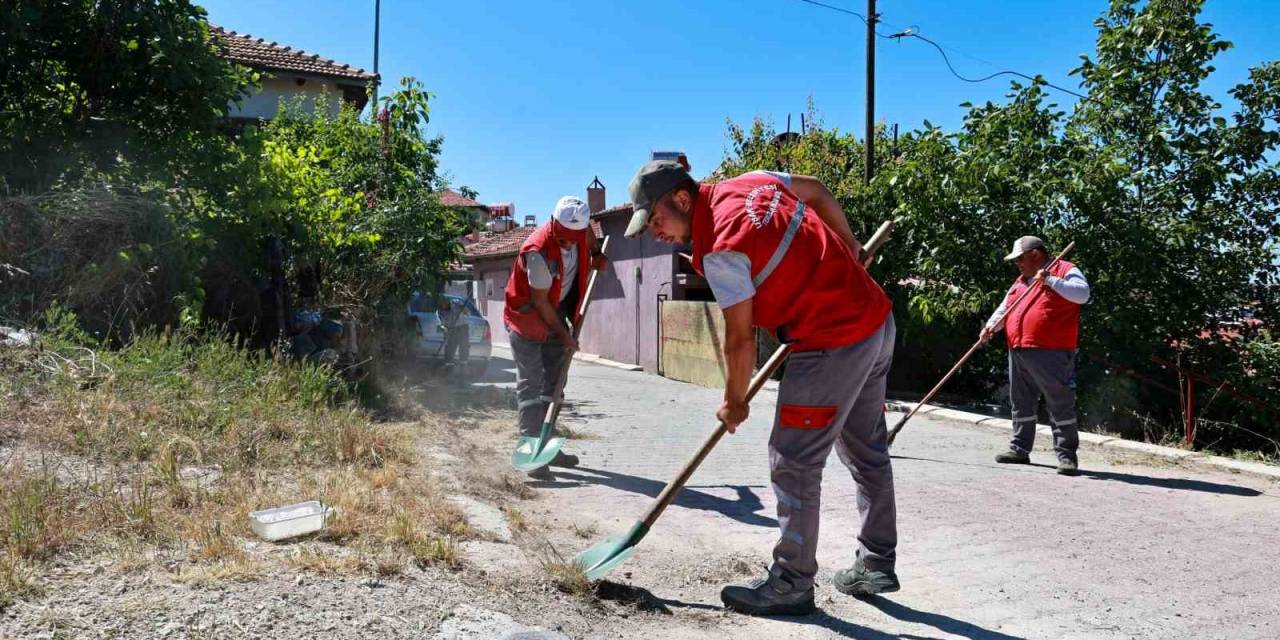 Uşak’ta Cadde Ve Çevre Temizlemesi Sürüyor