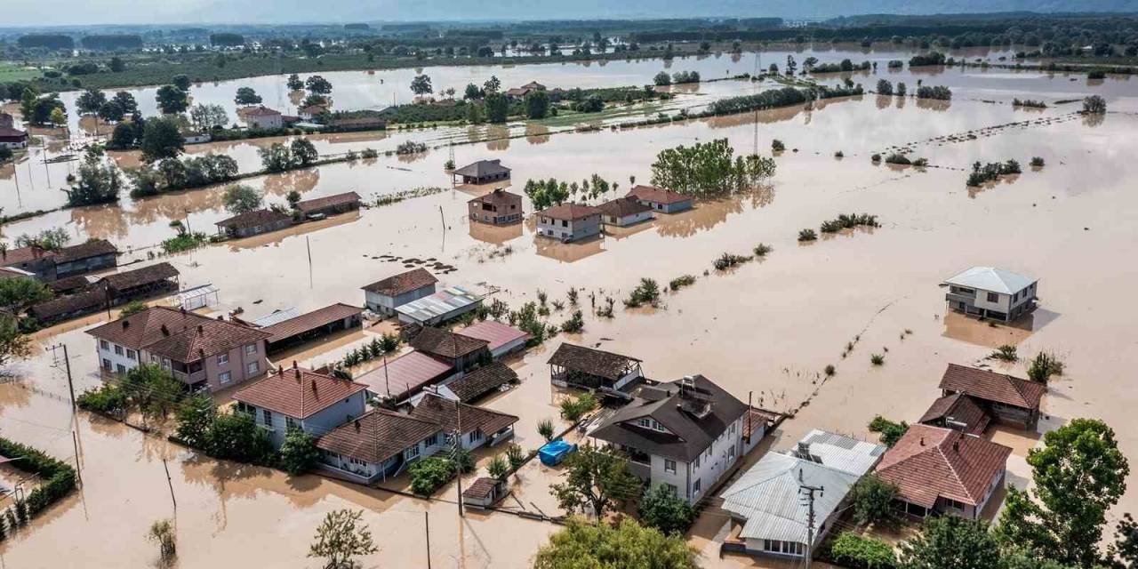 Efteni Gölü’nde Sağanağın İzleri Havadan Görüntülendi