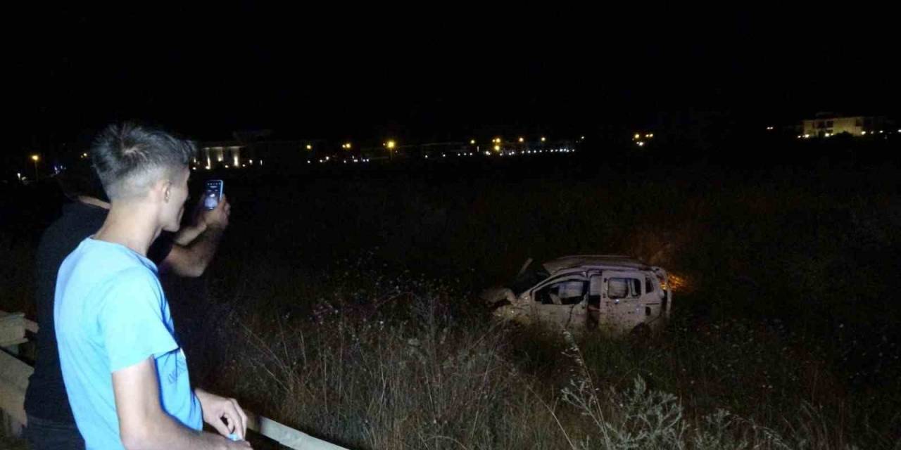 Bariyerlere Çarpan Araç Taklalar Atarak Yaklaşık 100 Metre Sürüklendi: 2 Yaralı