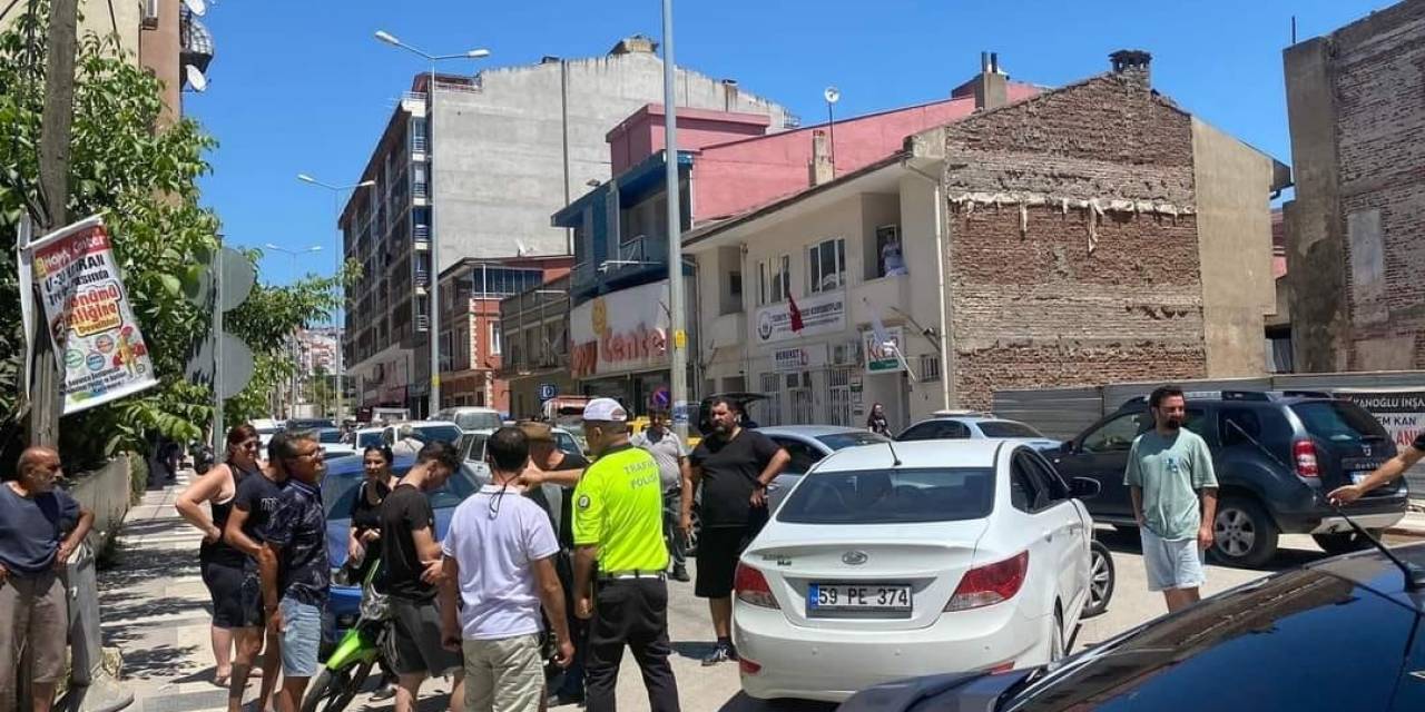 Erdek’te Otomobil İle Motosiklet Çarpıştı: 1 Kişi Yaralandı