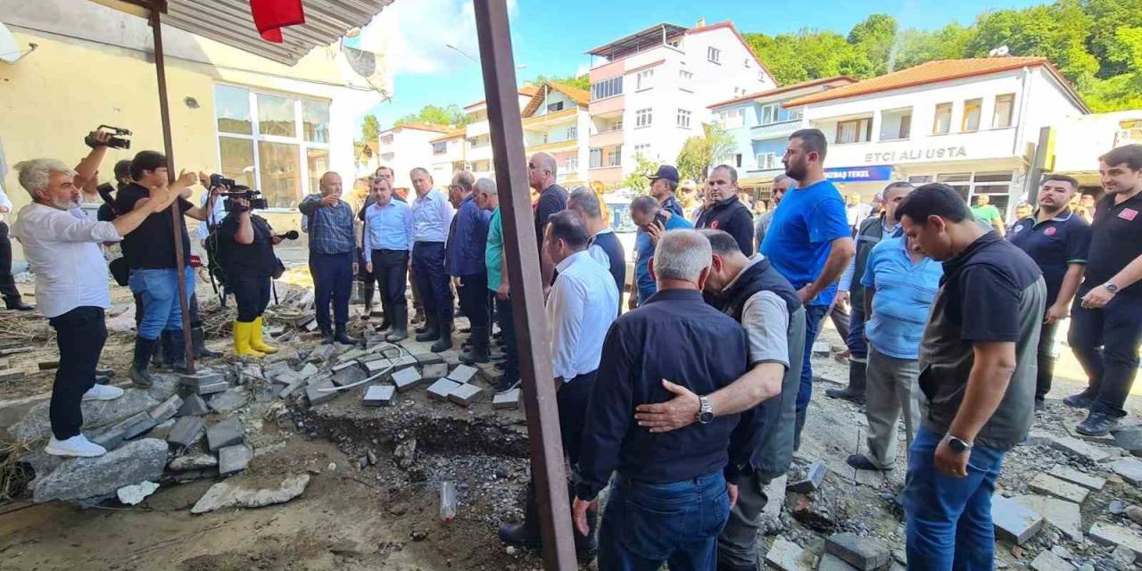 Bakan Yerlikaya, Çaycuma’da Sel Felaketini İnceledi