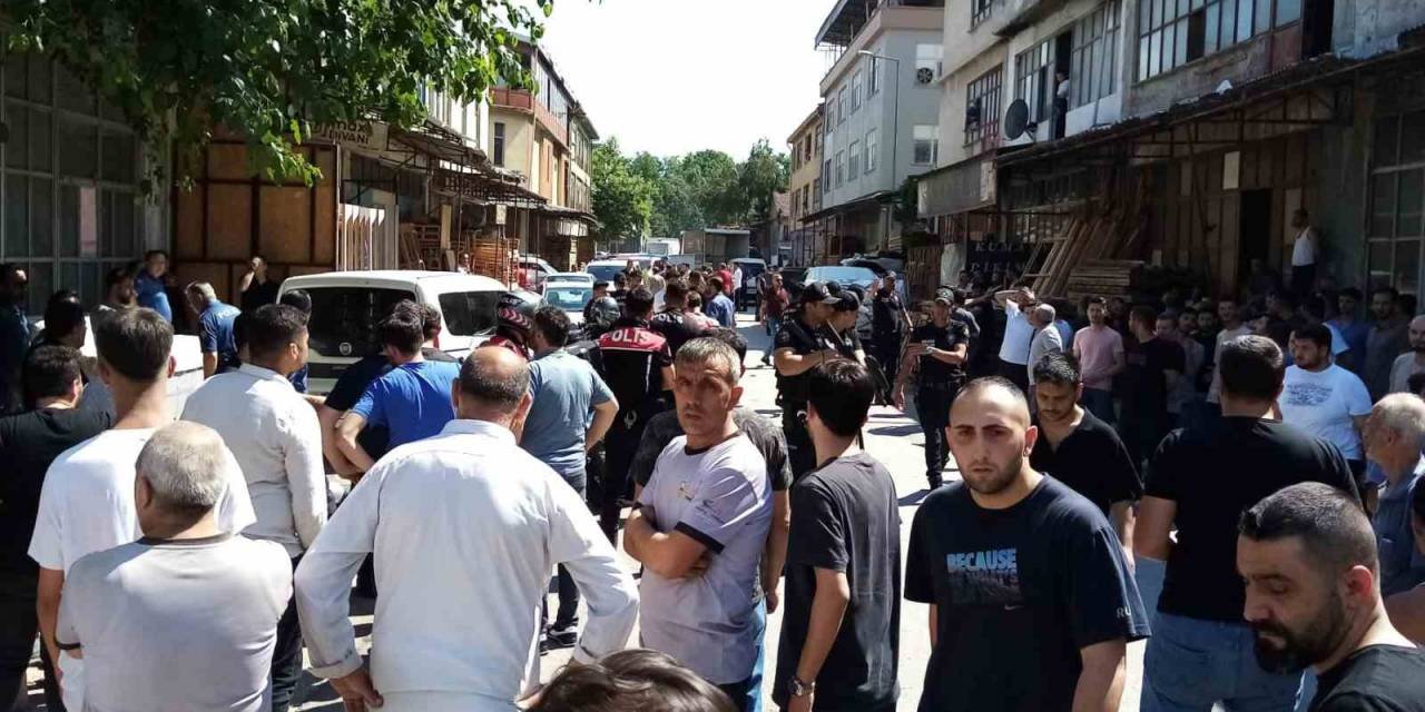 Kiracı İle İş Yeri Sahipleri Arasındaki Kavgada 5 Kişi Yaralandı
