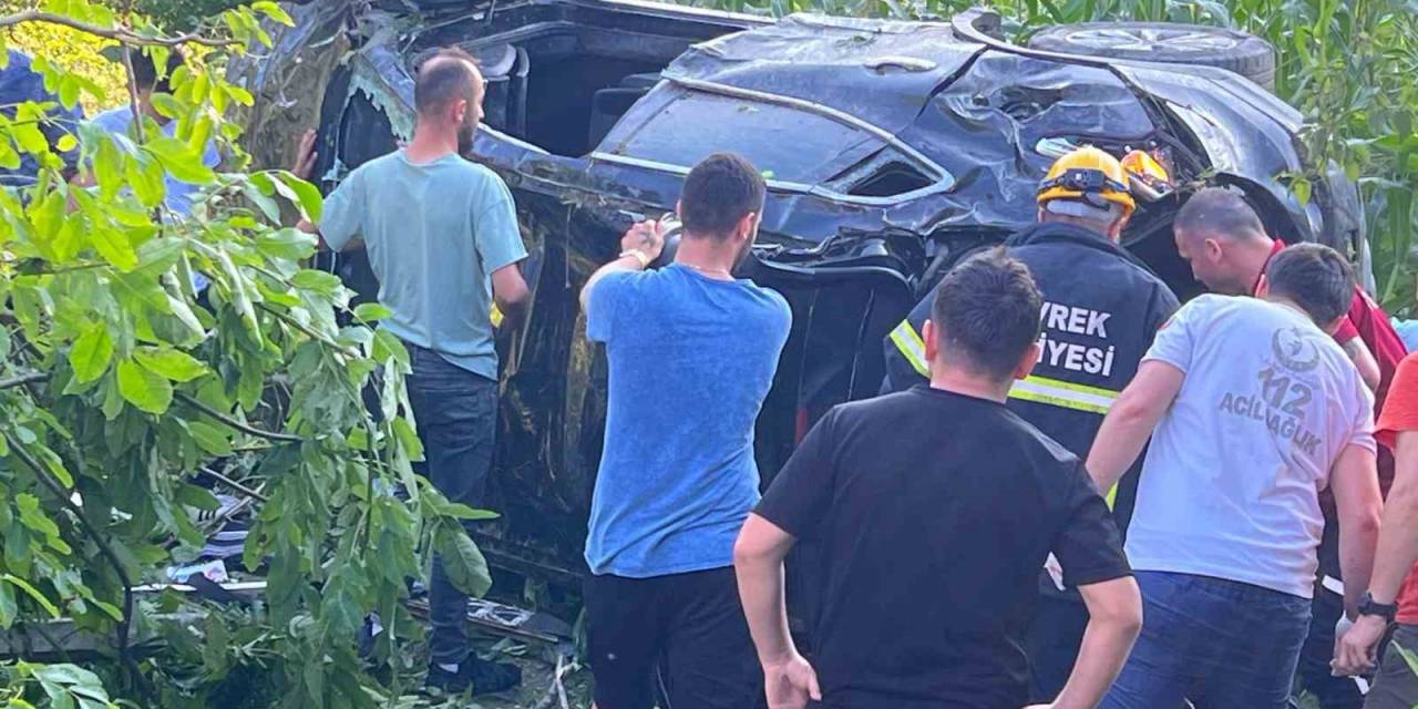 Zonguldak’ta Yayaya Çarpan Otomobil Tarlaya Devrildi: 1 Ölü, 3 Yaralı