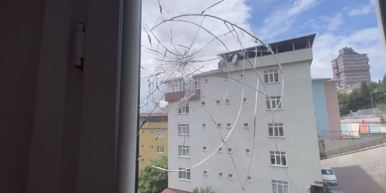 İstanbul’da Maganda Kurşunu: Salonda Oturan Aile Ölümden Döndü