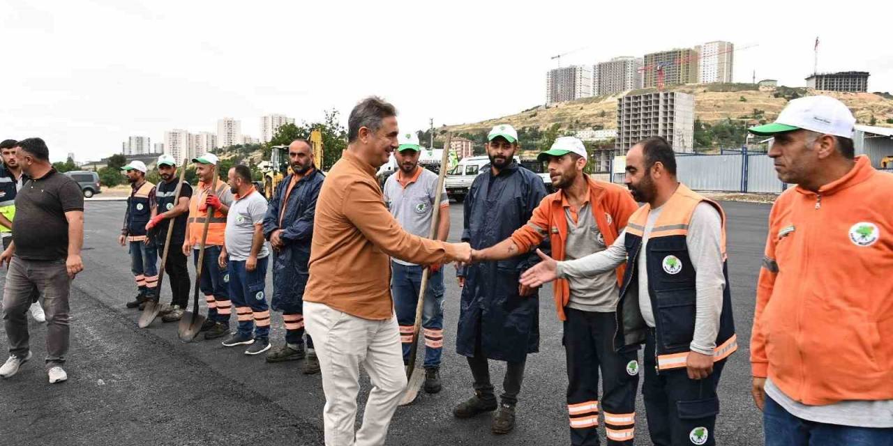 Mamak Belediyesi İlçedeki Pazar Yerlerini Yeniliyor
