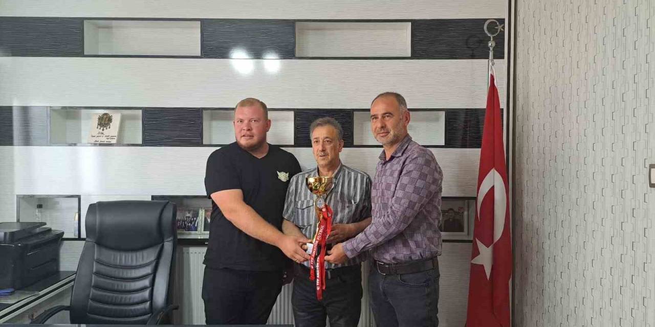 Gülümbespor Şampiyonluk Kupasını Aldı