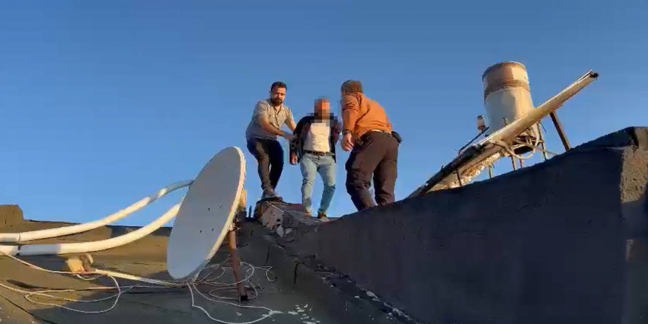 Polisten Kaçan Şahıs Çatıda Yakalandı