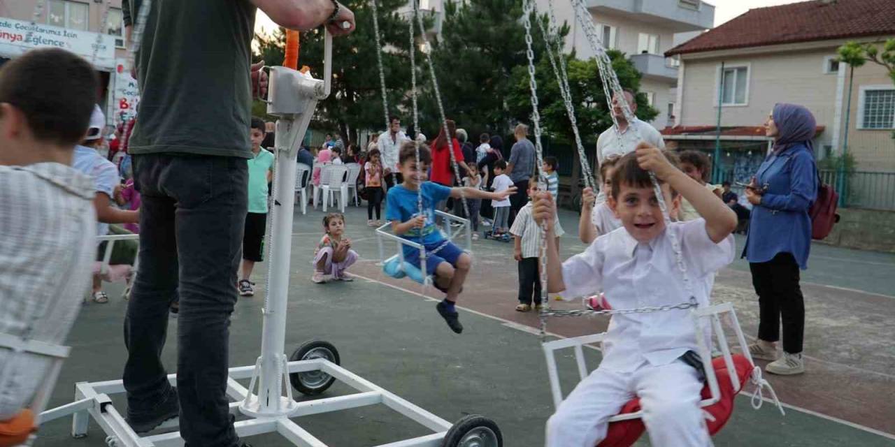 Yaz Tatilinin Tadını Geleneksel Oyun Ve Oyuncaklar İle Çıkartıyorlar