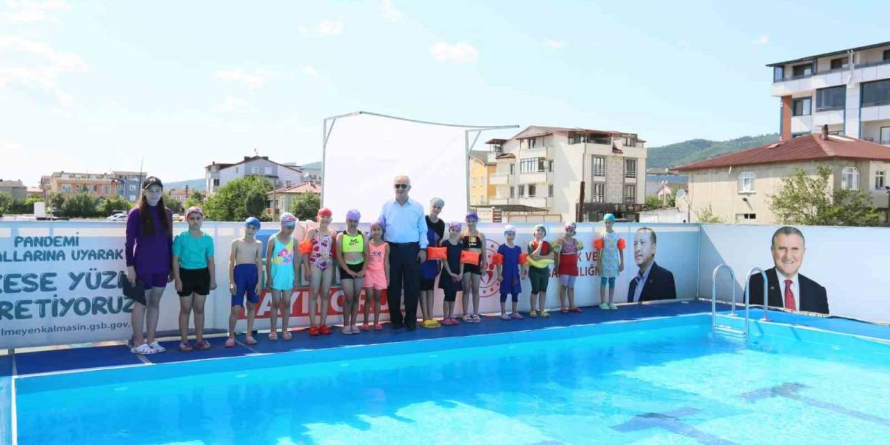 Derince’de Yüzme Bilmeyen Kalmayacak