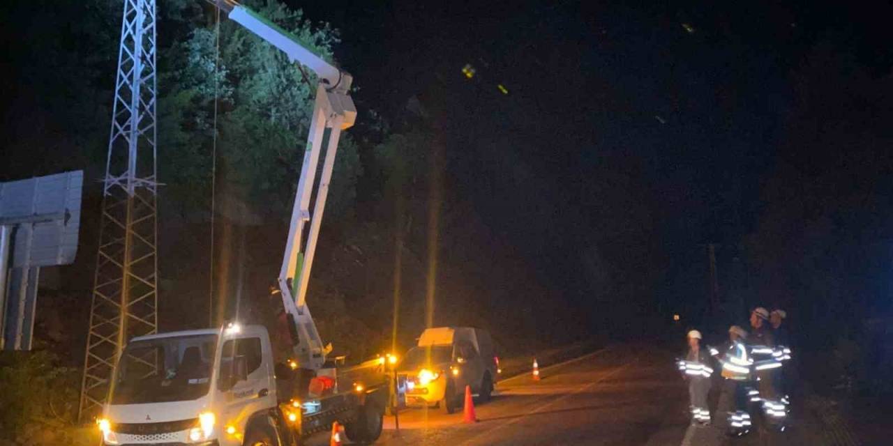 Batı Karadeniz’de Yaşanan Sel Nedeniyle Güvenli Elektrik Mücadelesi Sürüyor