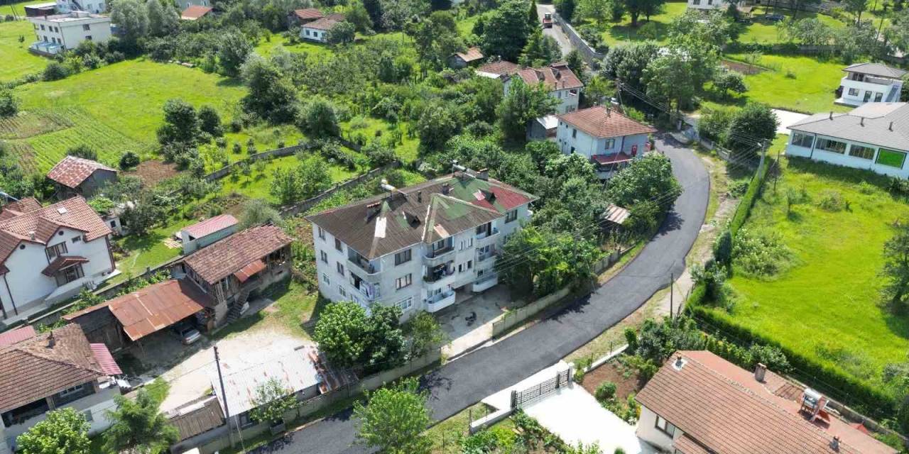 Akyazı’nın Mahalleleri Asfalt İle Güzelleşiyor