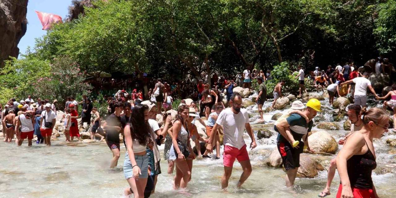 Saklıkent Kanyonunda Turist Bereketi