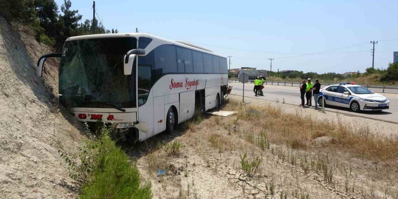Çanakkale’de Otobüs Yoldan Çıktı: 5 Yaralı
