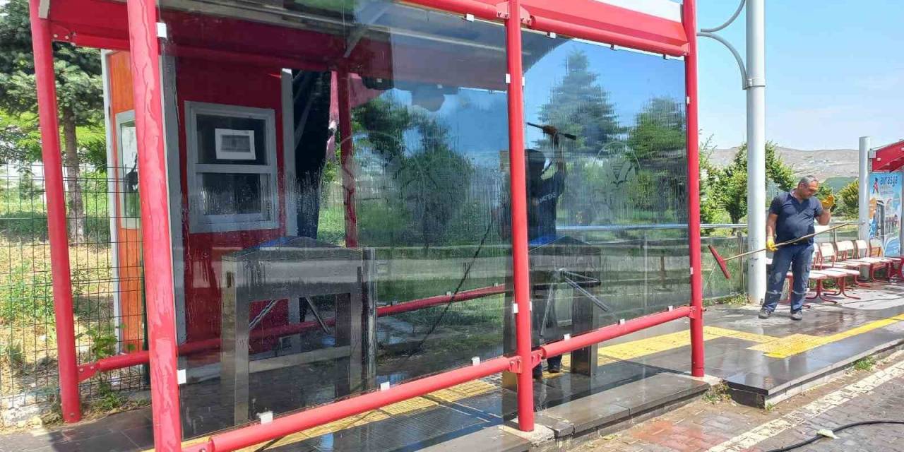 Malatya’da Duraklar Yenileniyor