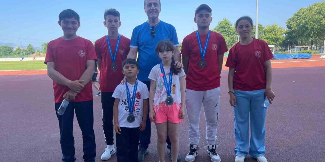 Kastamonulu İşitme Engelli Sporcular Şampiyonadan Derecelerle Döndü