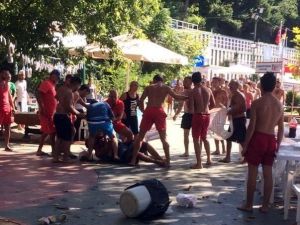 Donla Denize Girme Kavgası: 1 Yaralı