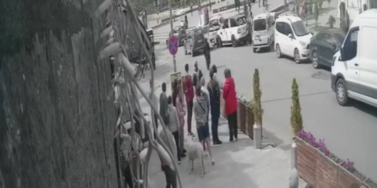Bisikletiyle Araca Çarpan Çocuk Yaralandı