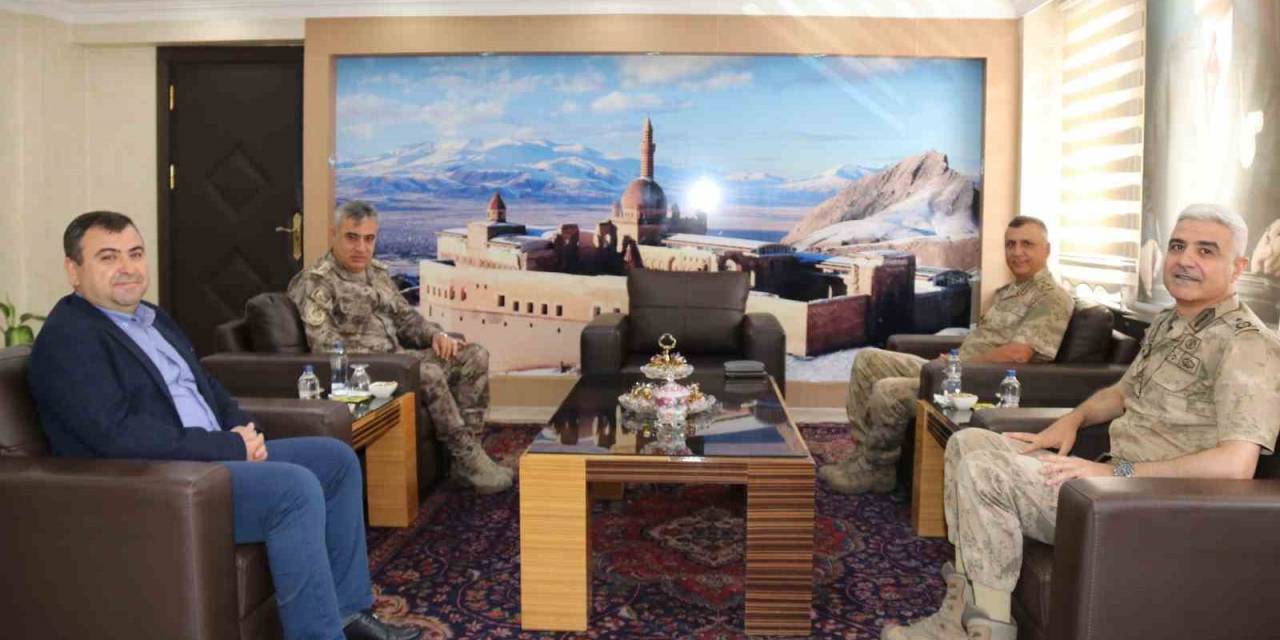 Erzurum Jandarma Bölge Komutanı Düz’den Ağrı Emniyet Müdürü Aydın’a Ziyaret