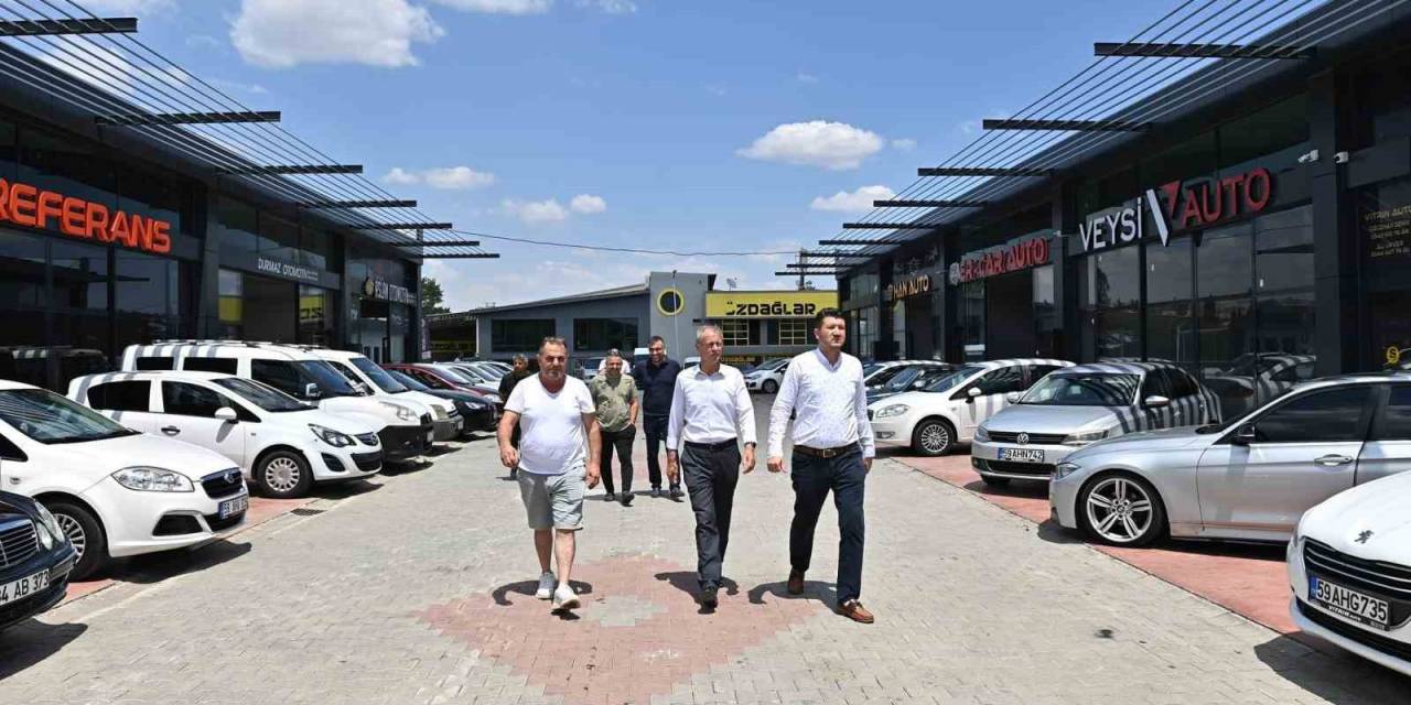 Başkan Uzunlar, Oto Galericiler Sitesi Çevresindeki Çalışmaları İnceledi