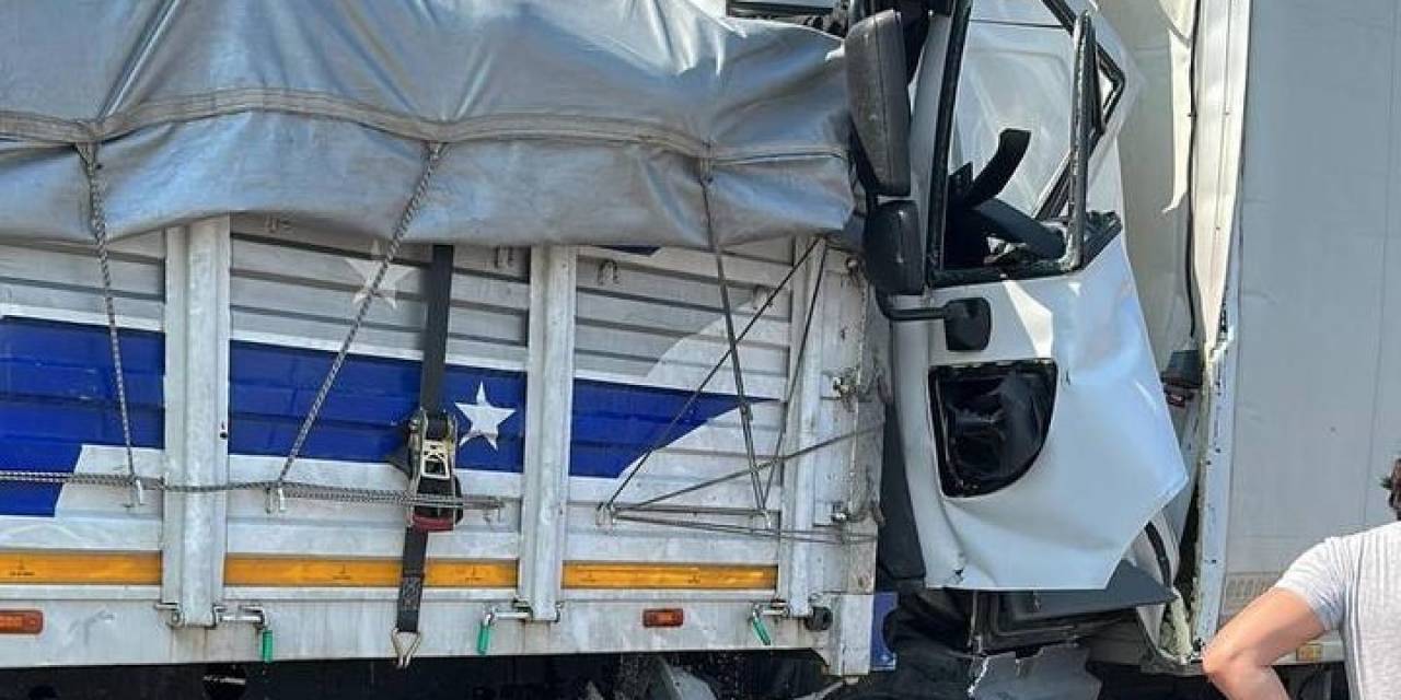 Hurdaya Dönen Araçta Ağır Yaralanan Sürücü Hastanede Hayatını Kaybetti