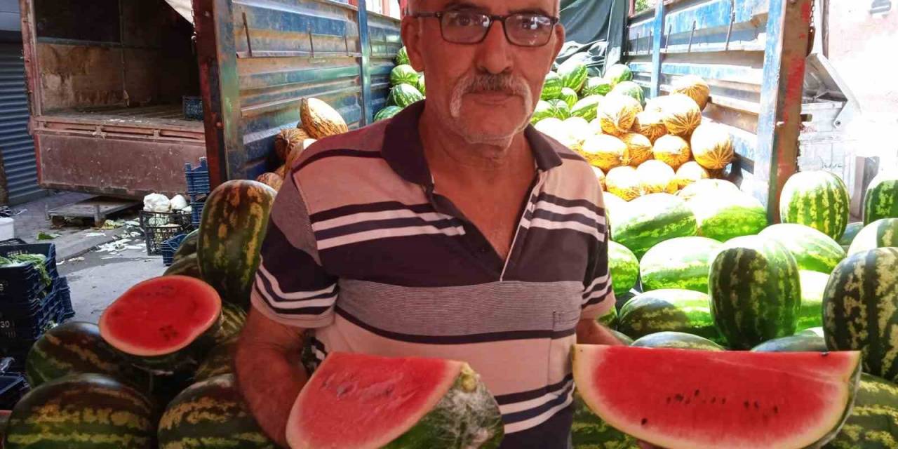 Tamamını Alamayan Yarım Veya Çeyrek Karpuzu Tercih Ediyor