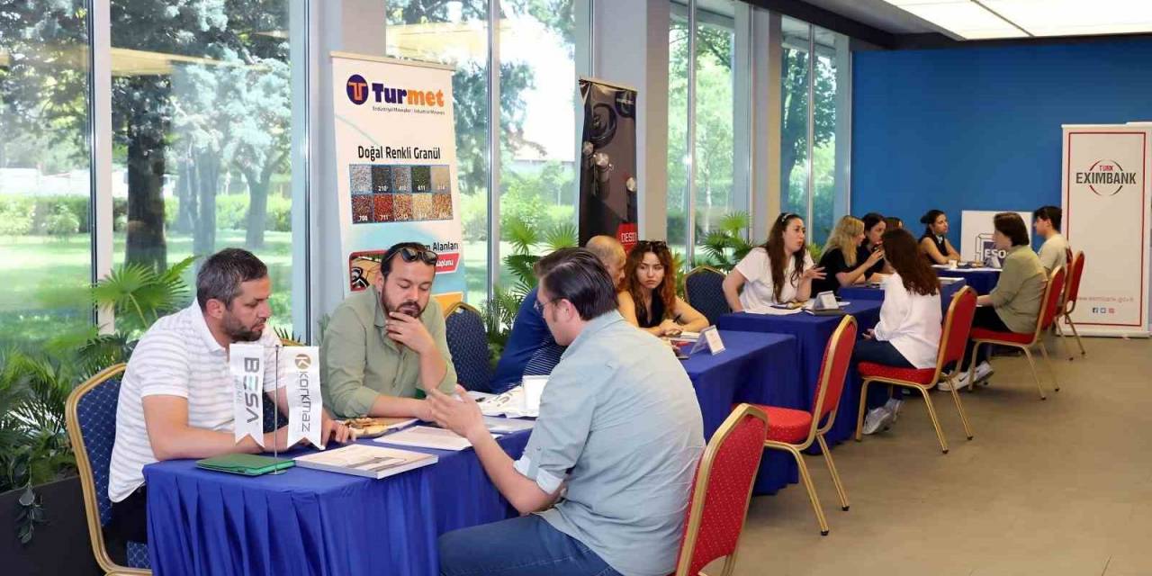 Mekatronik Uzmanlık Programına Katılan Gençler, Firmaların Markajında