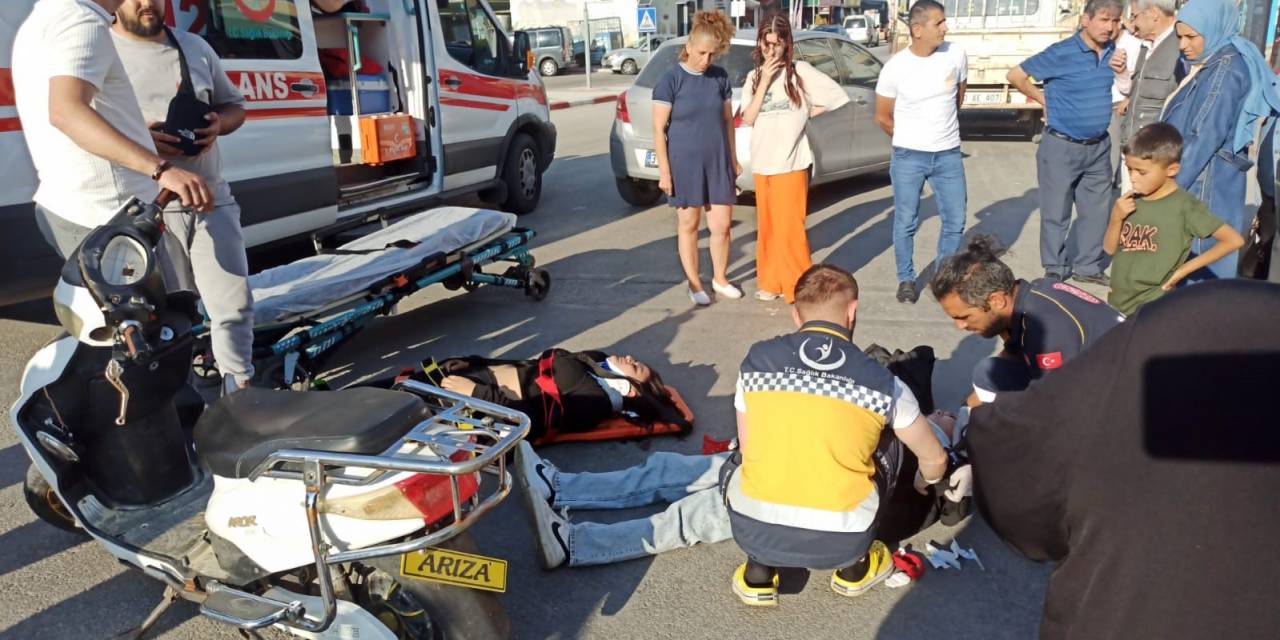 Kamyonet İle Elektrikli Bisiklet Çarpıştı: 2 Yaralı
