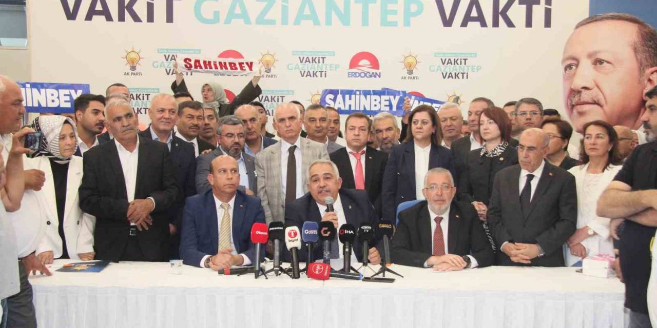 Ak Parti Gaziantep İl Başkanlığında Devir Teslim Töreni Yapıldı