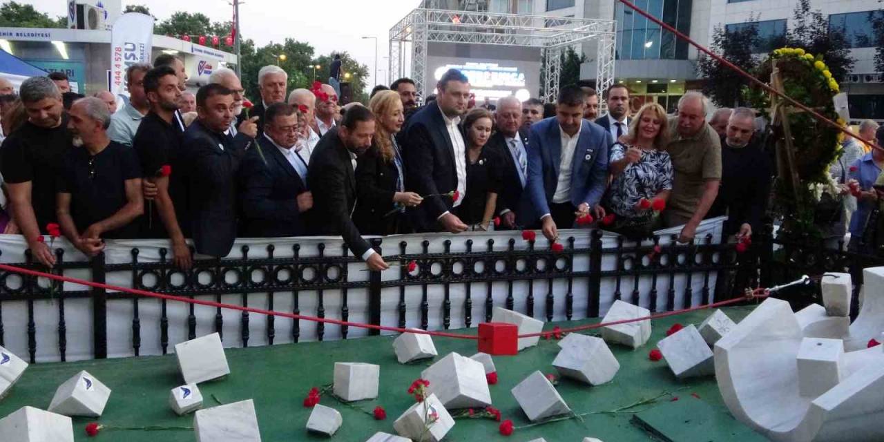 Srebrenitsa Katliamı’nda Hayatını Kaybedenler Kartal’da Hüzünle Anıldı