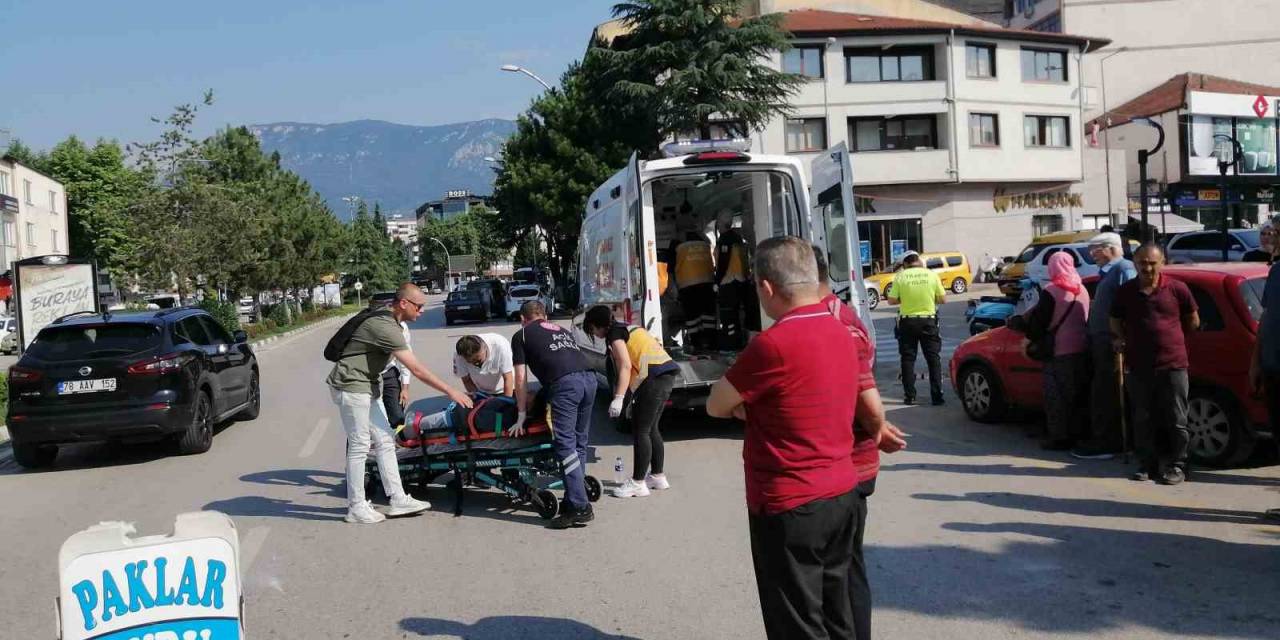 Yayaya Çarpan Motosiklet Sürücüsü Yaralandı