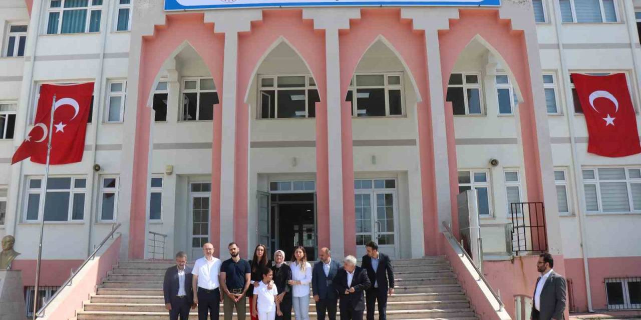 Makamında Hayatını Kaybeden Belediye Başkanının İsmi Bu Okulda Yaşatılacak