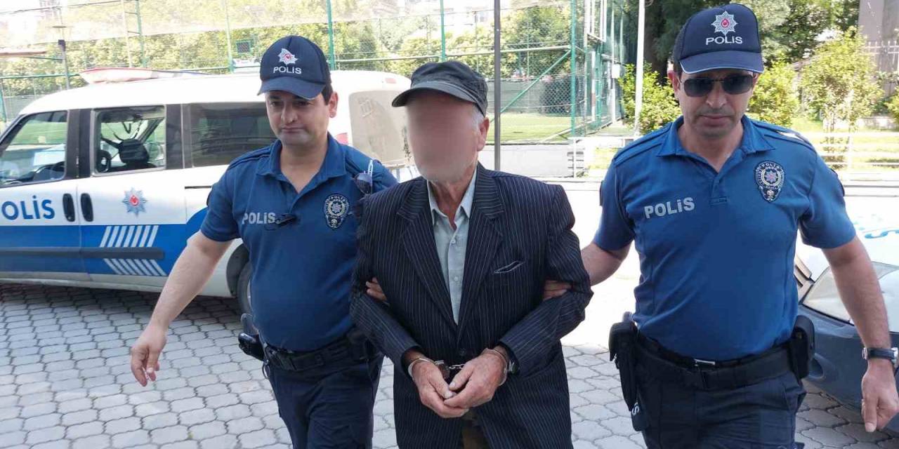 81 Yaşındaki Dede, Baba-oğul 2 Komşusunu Bıçakla Yaraladı