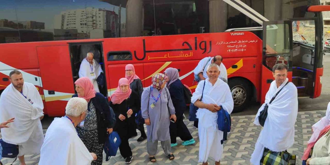 Burhaniye’de İlk Hac Kafilesi Döndü