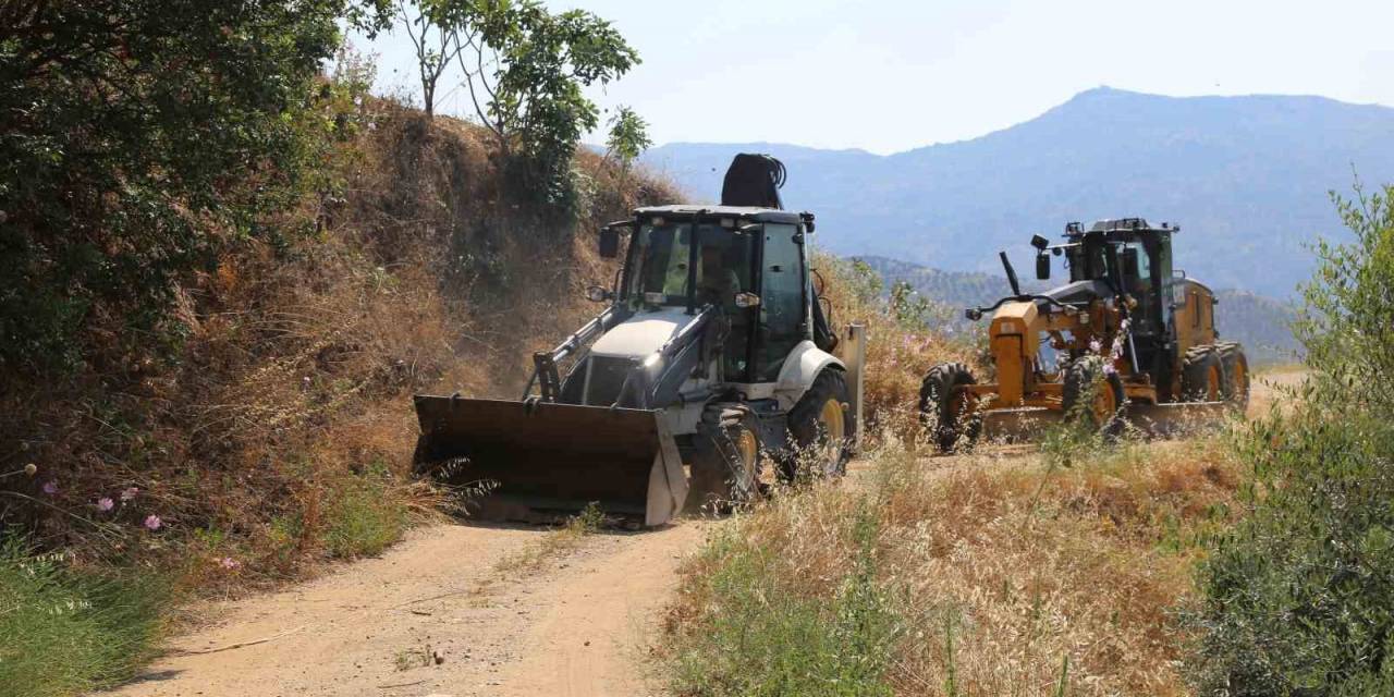 Efeler’in Ekipleri Çalışıyor; Çiftçiler Yakıt Ve Zamandan Tasarruf Ediyor