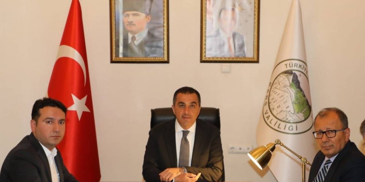 Kars’ta Muhtarlar Toplantısı Sürüyor